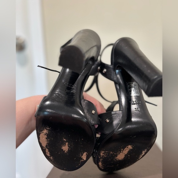 Gucci Black Leather Studded Block Heel Ankle T-Strap Sandals Pumps size 39 - Picture 7 of 9